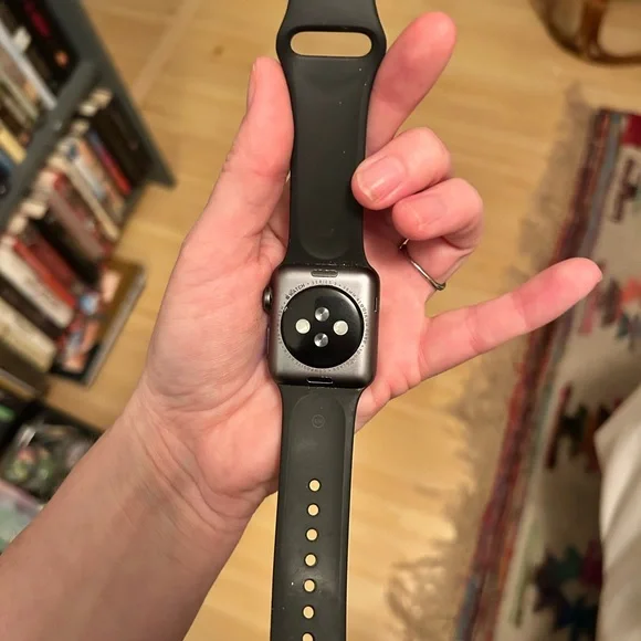 Apple Watch Series 3 - Picture 2 of 3
